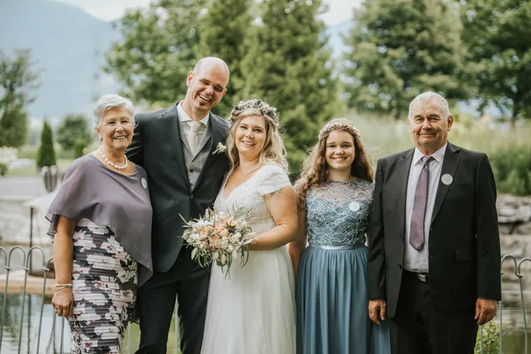Familienbild nach der Trauung beim Gstach
