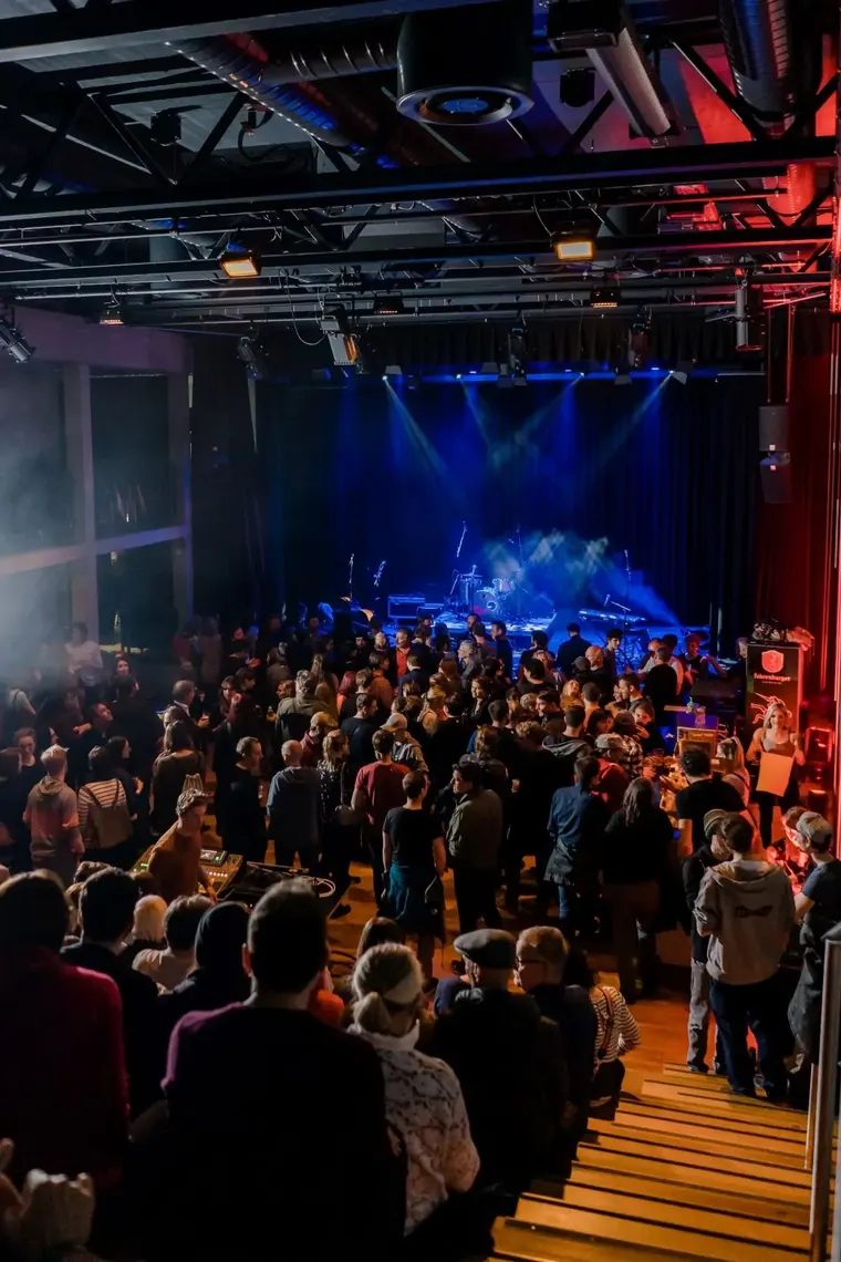 Konzert im Scheinwerferlicht